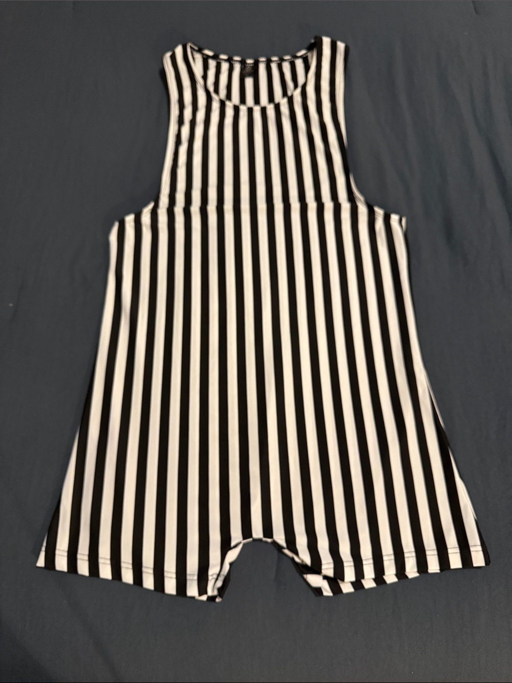 Men's Black & White Vertical Stripe Sleeveless Singlet Medium